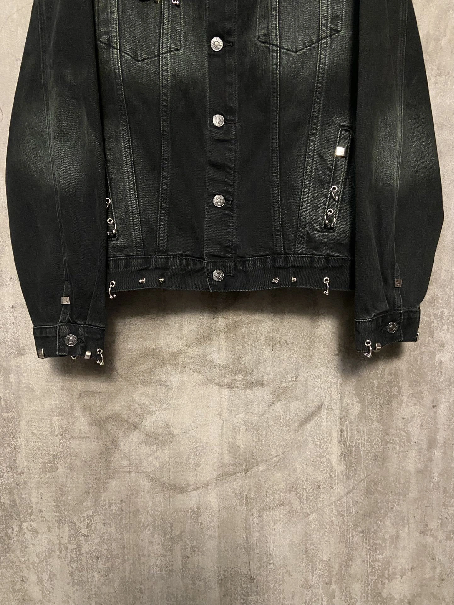 wg.luxury- 218593i16 oversized item:D-F443J2304